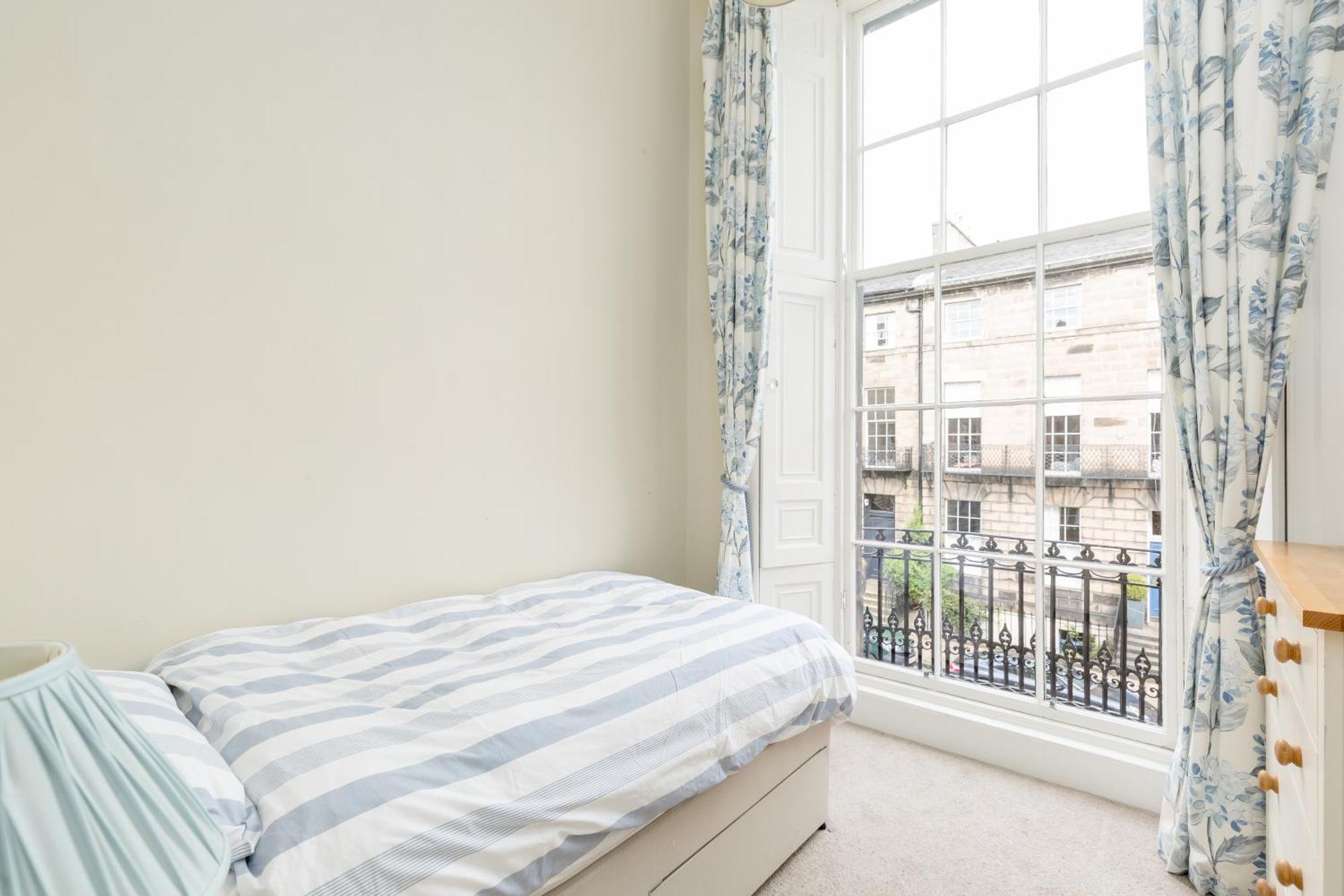 Light And Spacious 2 Bedroom Flat In Heart Of Edinburgh Dış mekan fotoğraf