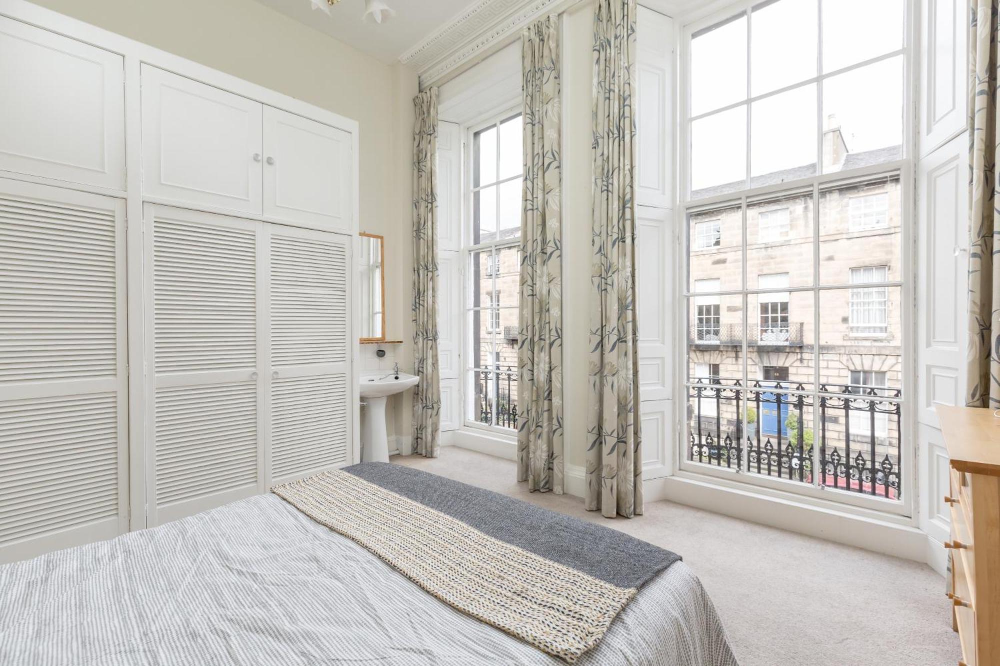 Light And Spacious 2 Bedroom Flat In Heart Of Edinburgh Dış mekan fotoğraf